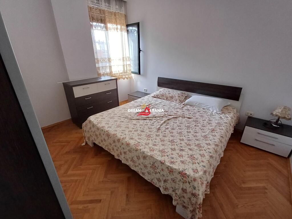 A 2+1+2 apartment is for rent in Bllok, near the Guard (ID 42215199).