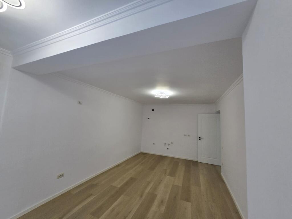 Apartment 2+1 for sale on 21 December street by the road.