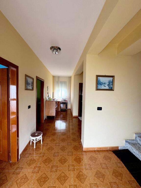 Kavaje, private house 2 floors + papafingo (usable), promenade "Taulantia", near the northern ring road, Kavaje