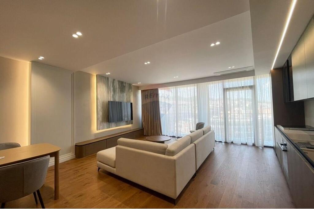 2+1 apartment with parking space at Lake View!