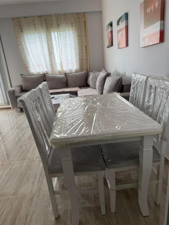 Jepet apartament 1+1 ne Kamez