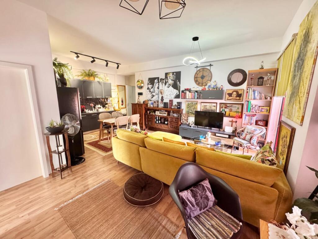 Appartamento in Vendita: 2 Camere da Letto + Balcone 📍Ali Demi – (Mangalem 21) || 129,500€