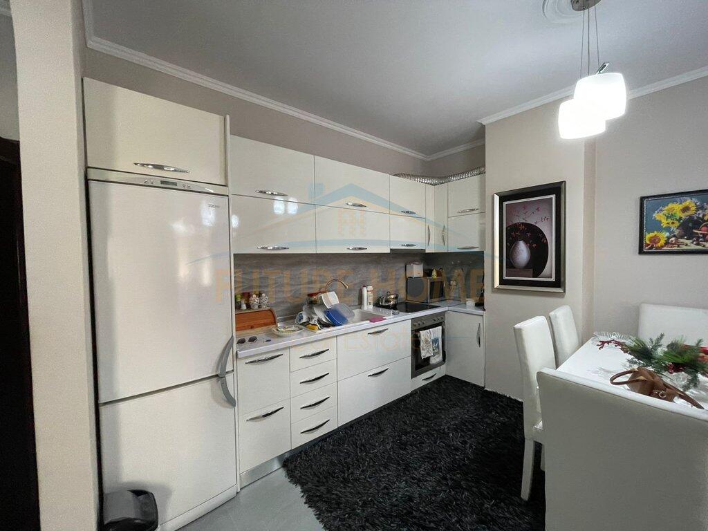 Shitet Apartament 1+1, Unaza e Re