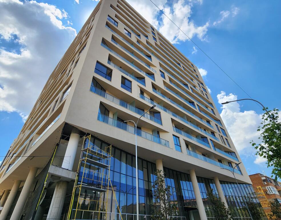 For sale: STORE (📍Mine Peza - Next to the Road) Ground floor, (154 m²)