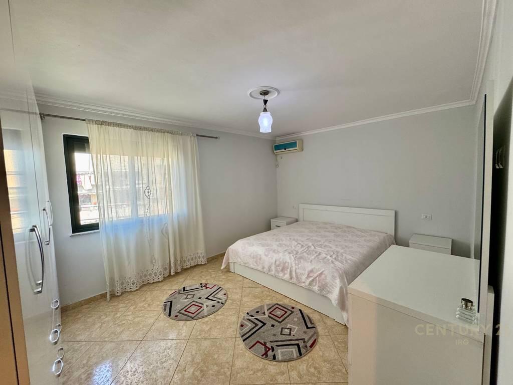 APARTMENT 2+1+ STORAGE CROSSROADS OF BARDHYL STREET WITH HOXHA TAHSIM