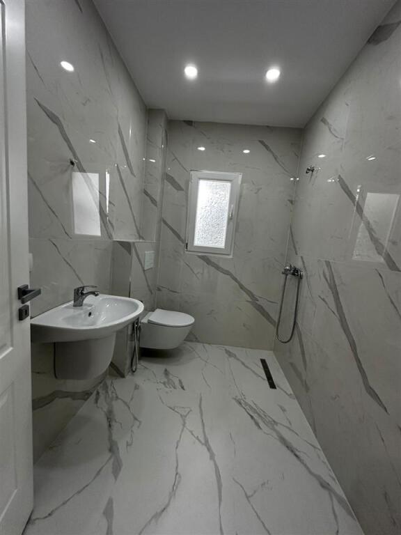 🚨Vendesi Super Appartamento 1+1+Bllk  122.000€  📍Hotel Diplomati, Palazzo con Freccia