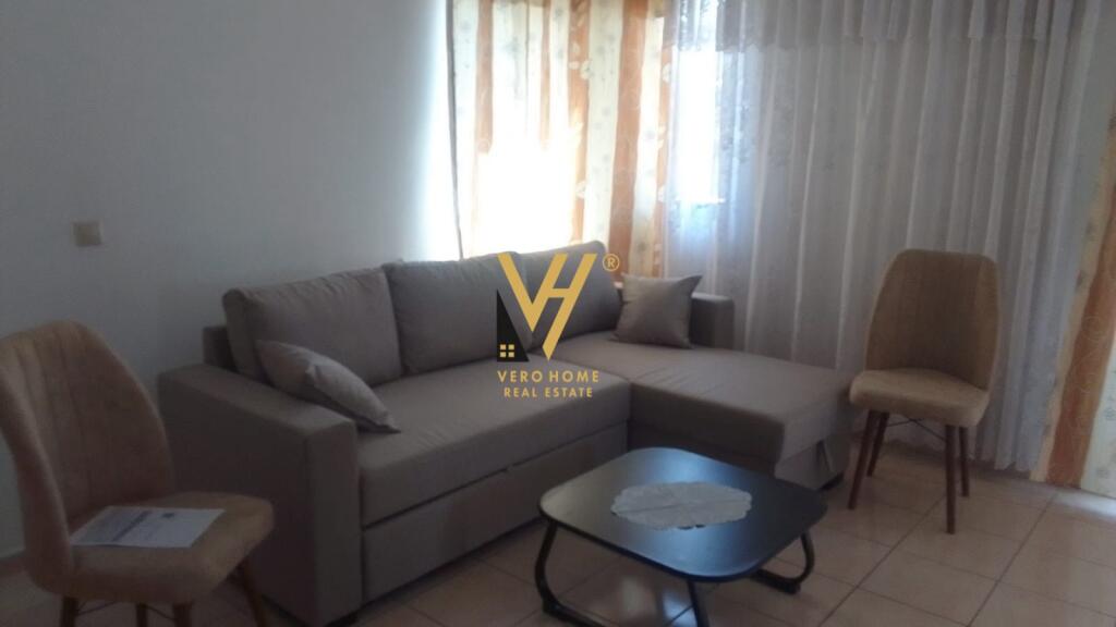 3+1 apartment with balcony for rent at Unaza e Re for 450 euros.