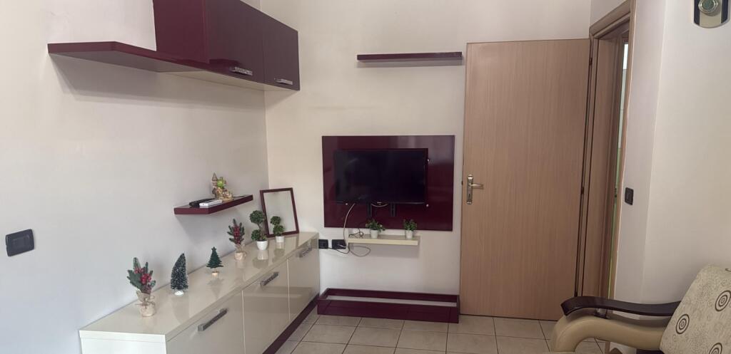 Apartment 2+1 for rent, Astir Mikel Maruli street (Administrative unit no. 14) 450,000 lek.