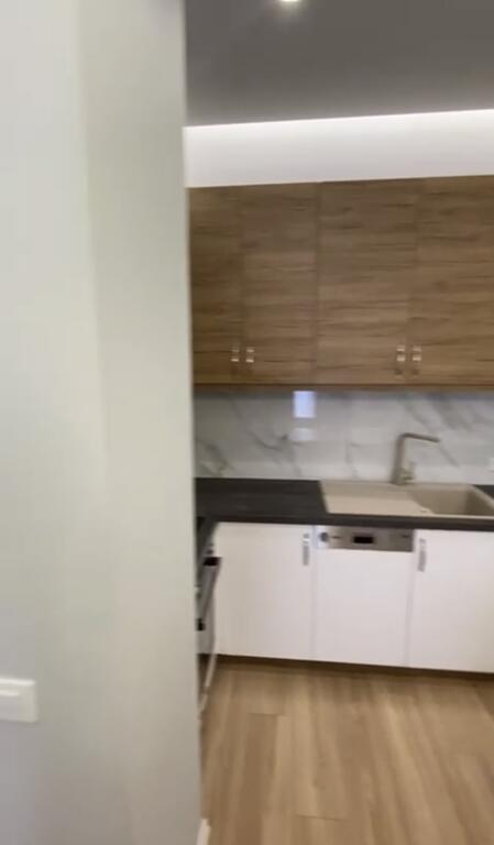 Jepet me qira 2+1+2 FIORI DI BOSKO 650€ 