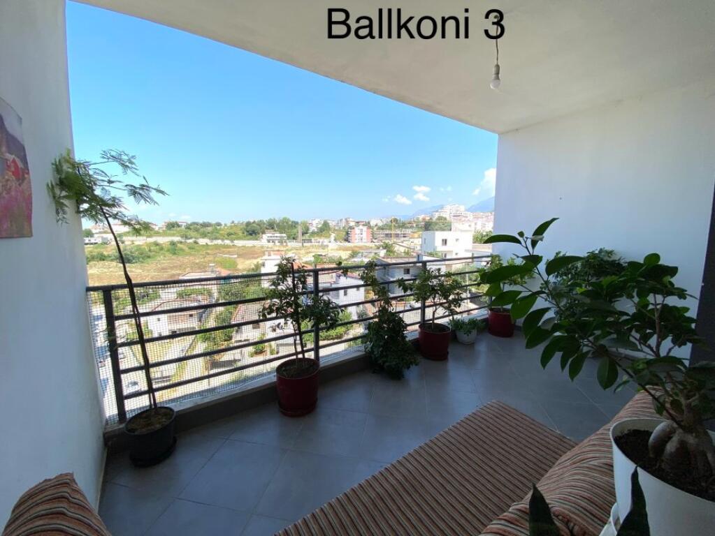 A 2+1+2 apartment is available in Shkoze, a new building with an elevator.
