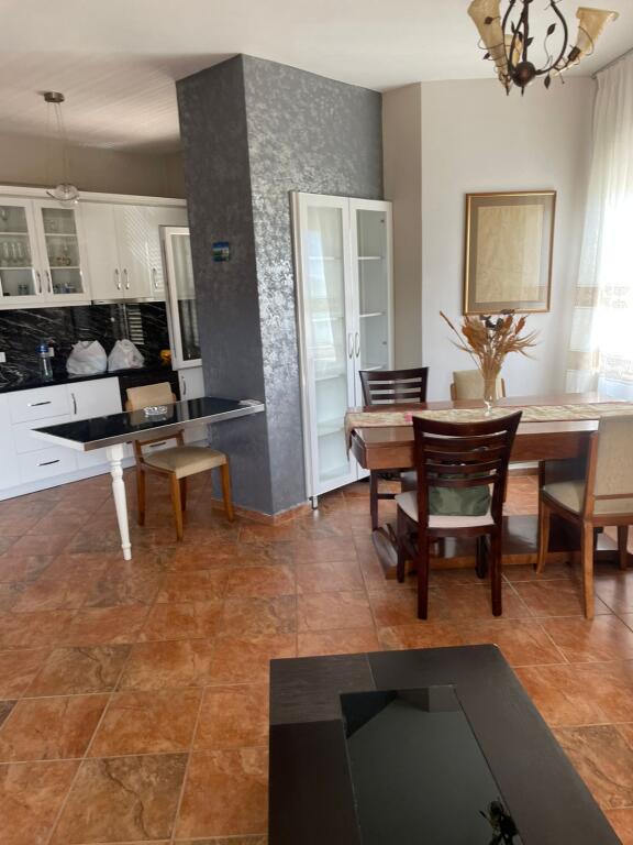 🏡 2+1+🅿 Apartment for Rent at Liqeni i Thate