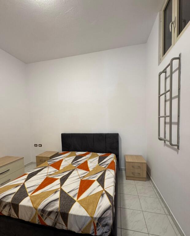 Apartment 1+1 for rent, 5 Maj near Big Market (Gaqo Vakeflli street) 350,000 lek.