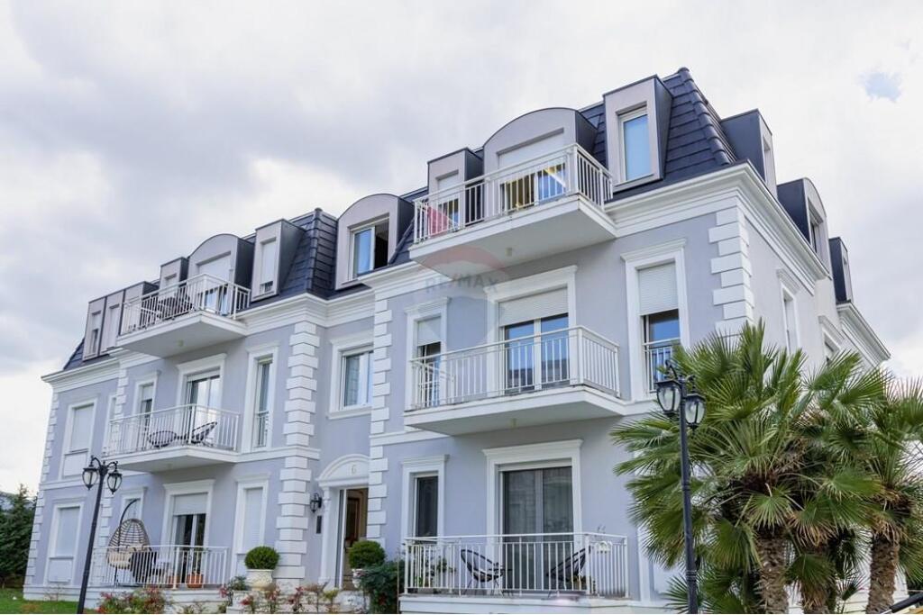 A 2+1 apartment is offered in one of the most exclusive complexes near Tirana, "Joy Residences."