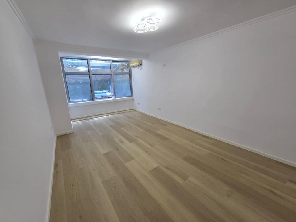 Super appartamento 2+1 in via 21-Dhjetori (policlinico)