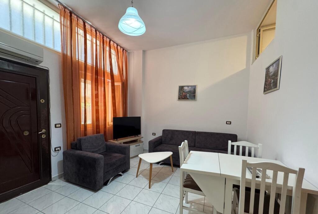 Apartment 1+1 for rent, 5 Maj near Big Market (Gaqo Vakeflli street) 350,000 lek.