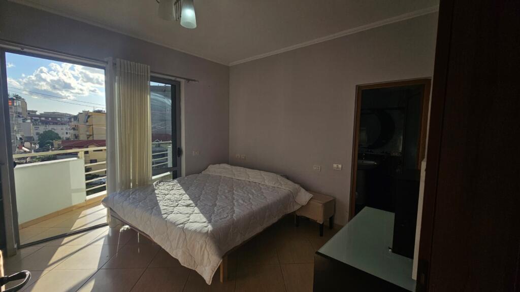 Rent! Apartment 2+1+2, Fresku