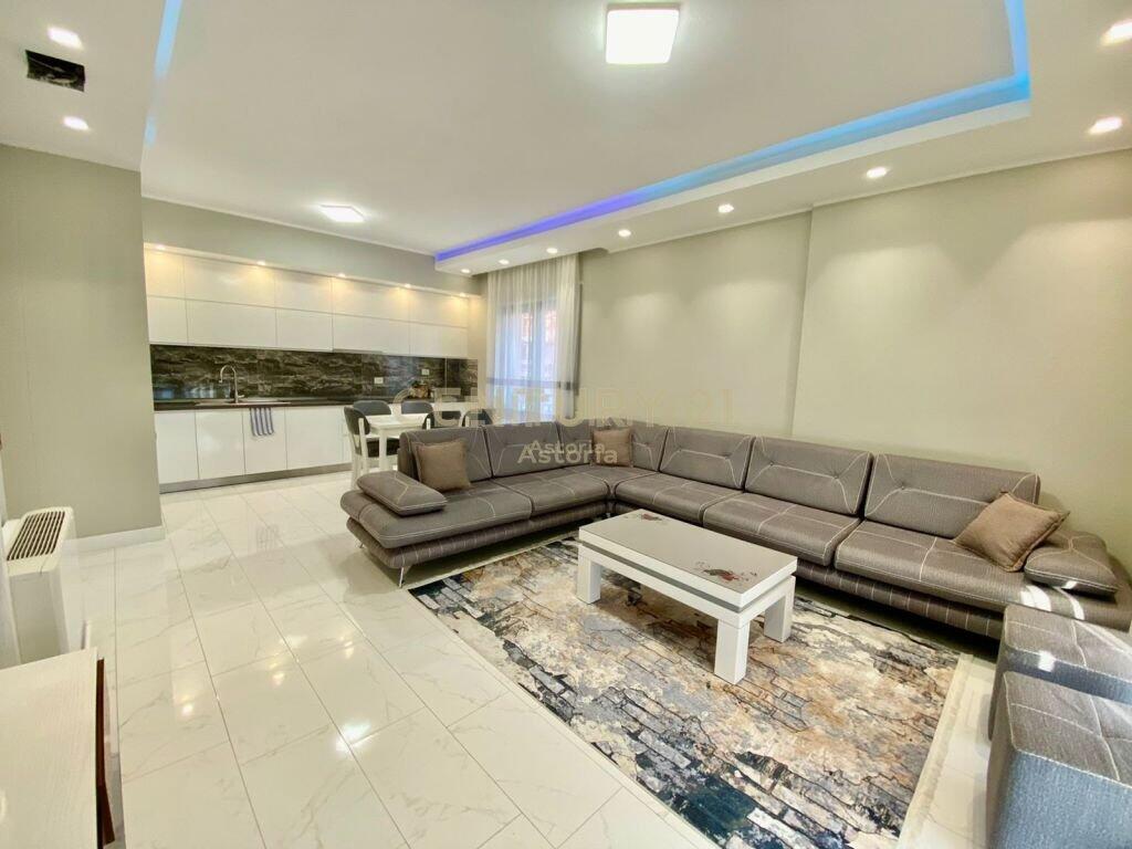 Super apartment 2+1+2+parking space for rent in the Green City complex. 750 € /Month