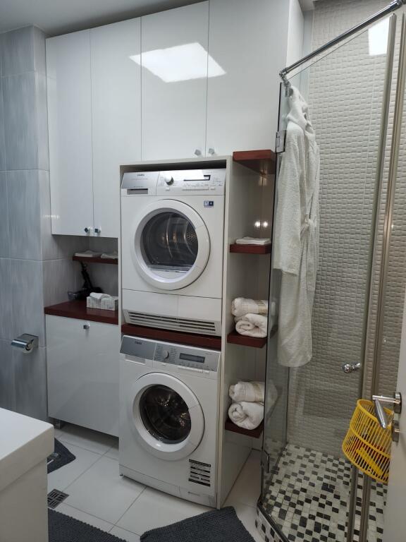 📌 Appartamento Moderno 2+1 in Affitto – Vicino allo Stadio Air Albania, Tirana
