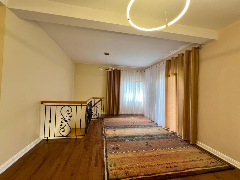 For sale: 2-Story Villa, "Mullet" - Tirana.
