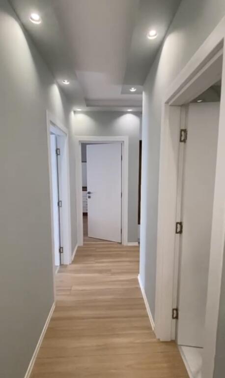 Jepet me qira 2+1+2 FIORI DI BOSKO 650€ 