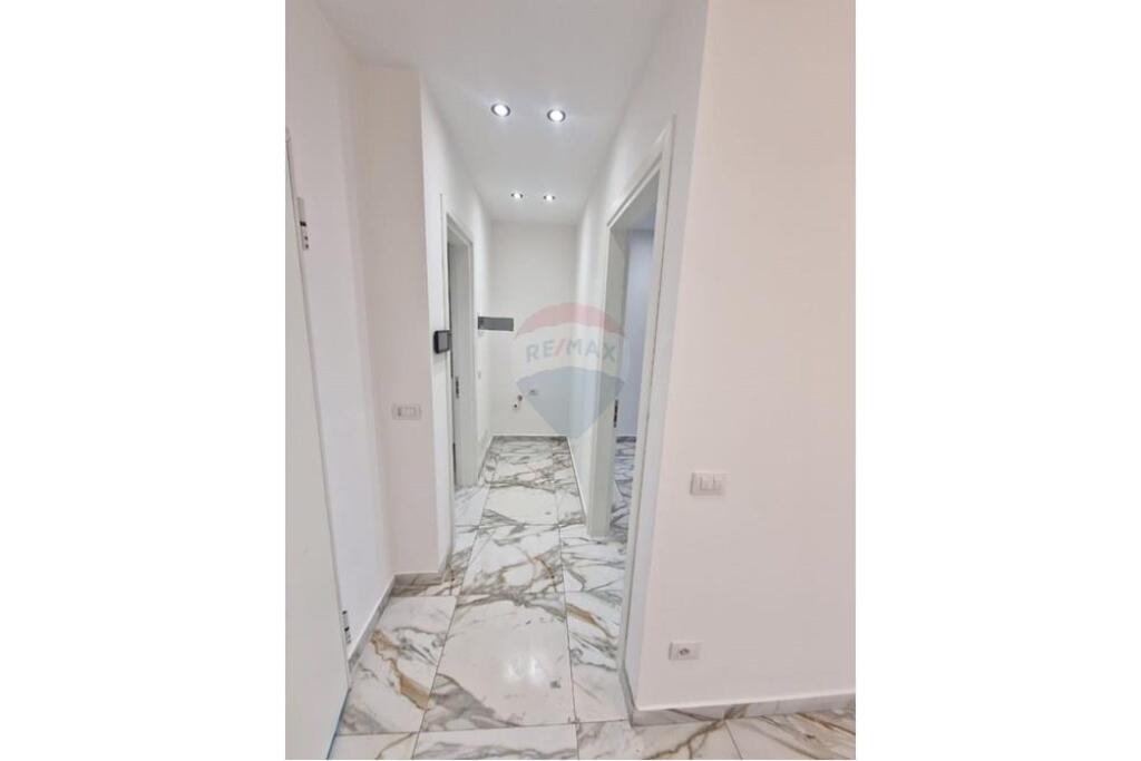 Office for rent on Kavaja Street
