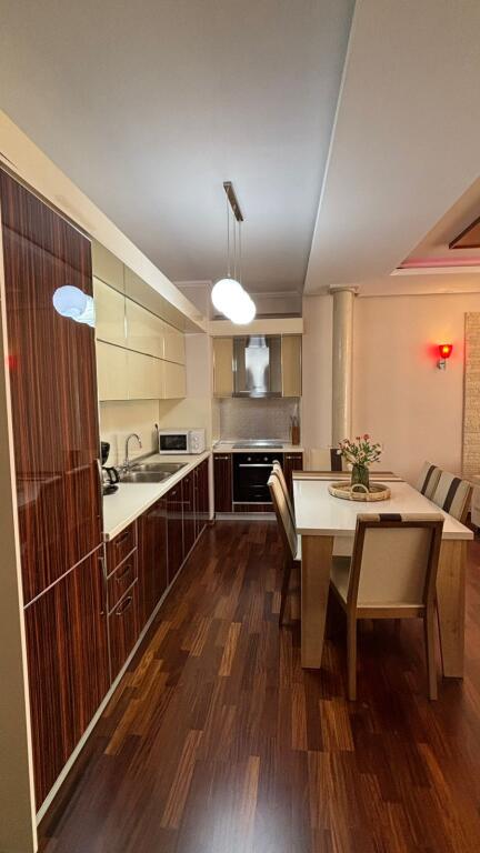 Jepet me Qira Apartament 2+1+2 – Pranë Stadiumit Air Albania