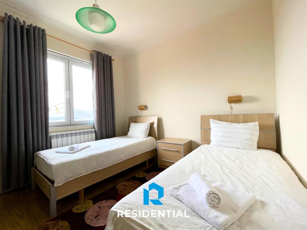 In Student City, a penthouse is for sale at a BARGAIN price, only 1076 Euro/m².