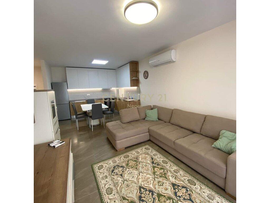 Apartment 3+1+2 for rent with parking space, former Aviation Field, Turdiu.