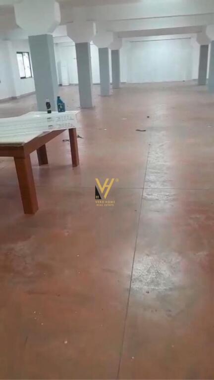 AFFITTASI MAGAZZINO DI 500 M2 A KMY, YZBERISHT 1.800 EURO