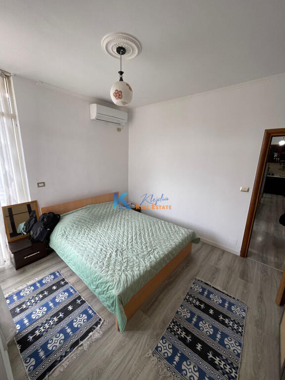 1+1 apartment for sale at Liqeni i Thatë, Peti Street