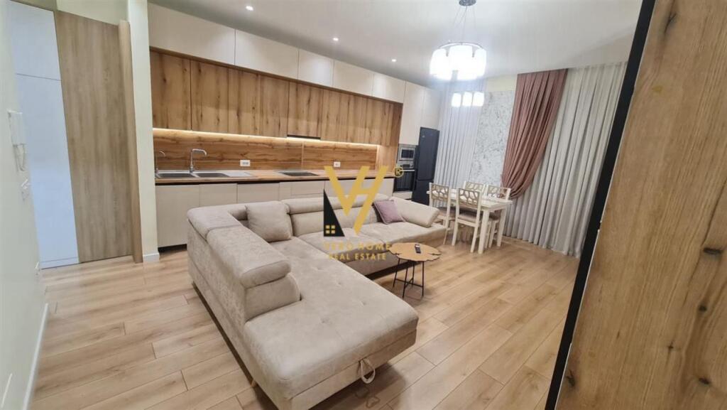 APARTMENT OF 100 M2 FOR RENT NEAR MEDRESEJA 800 EURO