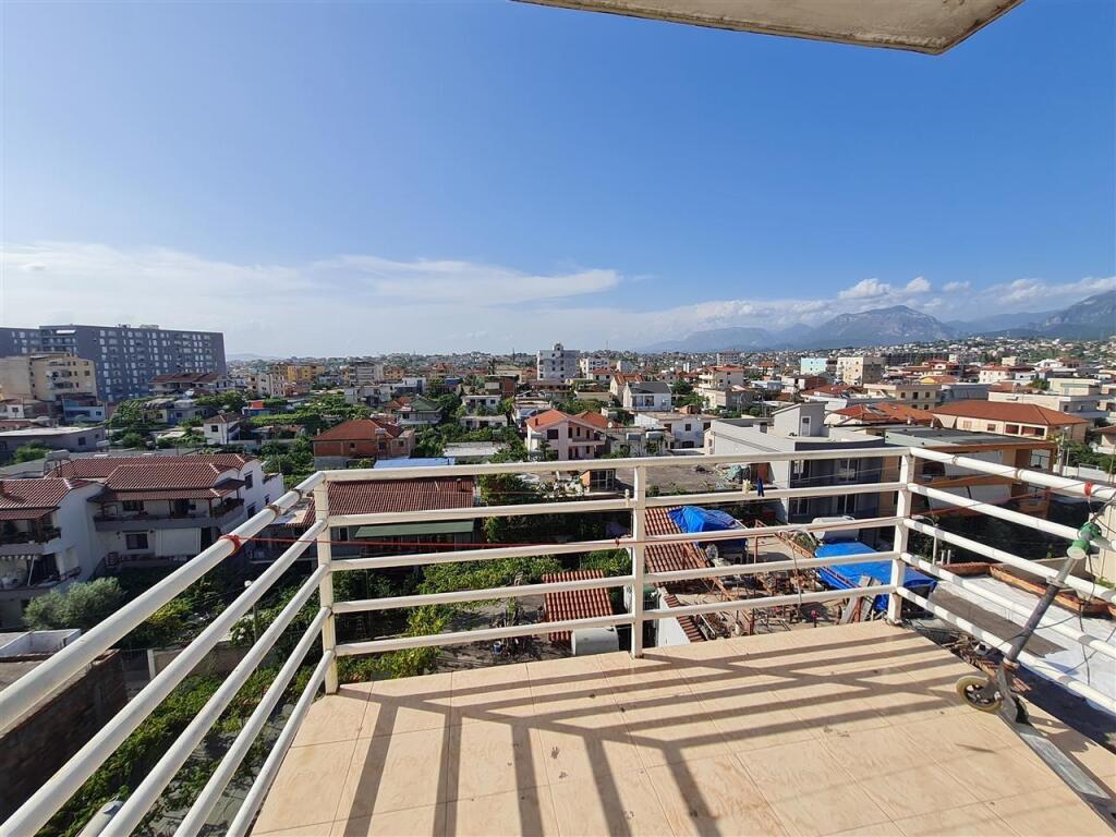 Jepet apartament 2+1 me qera ne Don Bosko perballe Shkolles Vace Zela 