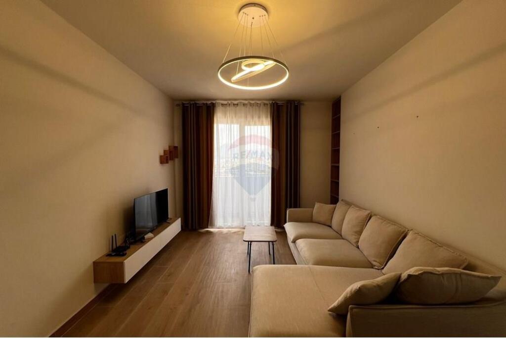 JEPET ME QIRA APARTAMENT 1+1Tirana Golden Park
