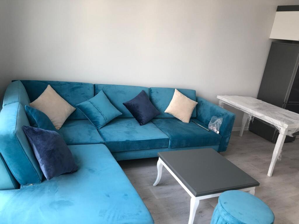 JEPET ME QIRA 1+1 SQUARE 21RR. E KAVAJES  650 EURO