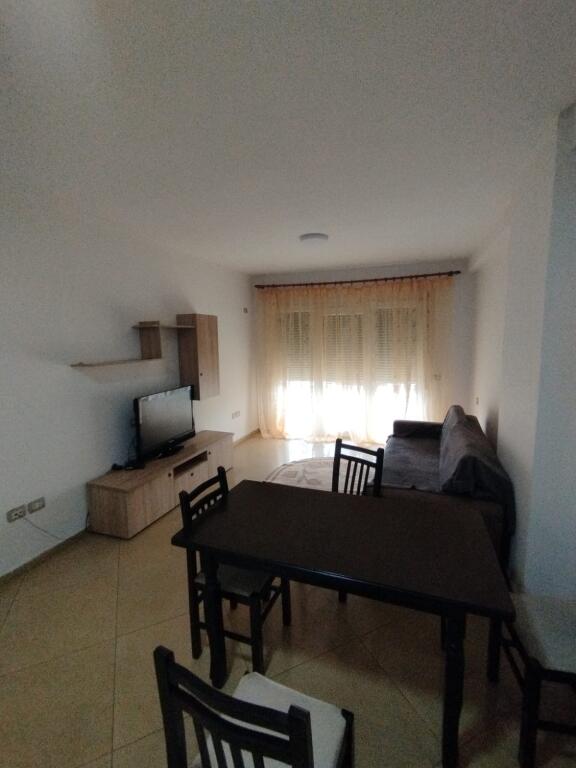 Jepet apartament 1+1 me qera tek Bar Oslo ne Astir