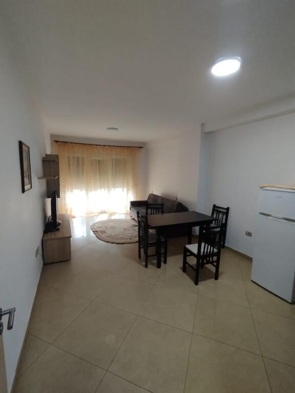 Jepet apartament 1+1 me qera tek Bar Oslo ne Astir