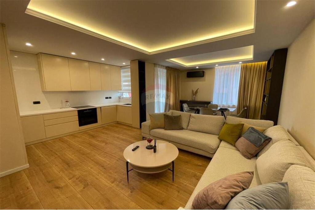 Apartament 2+1+2 per qira ne Qender