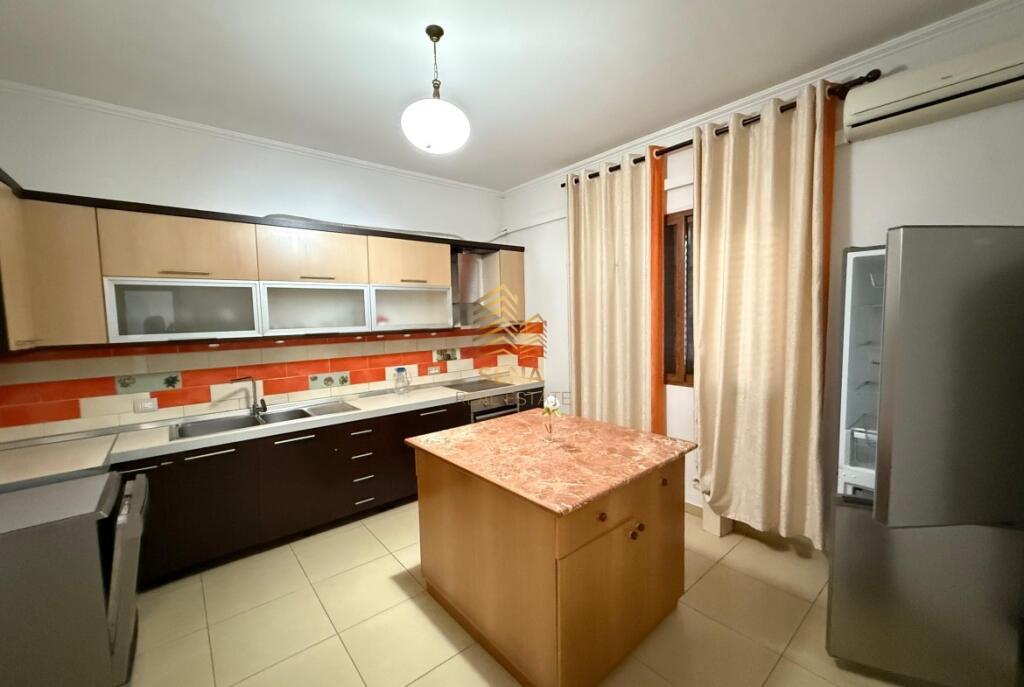 Qira, Apartament 3+1+2WC, Rruga Elbasanit