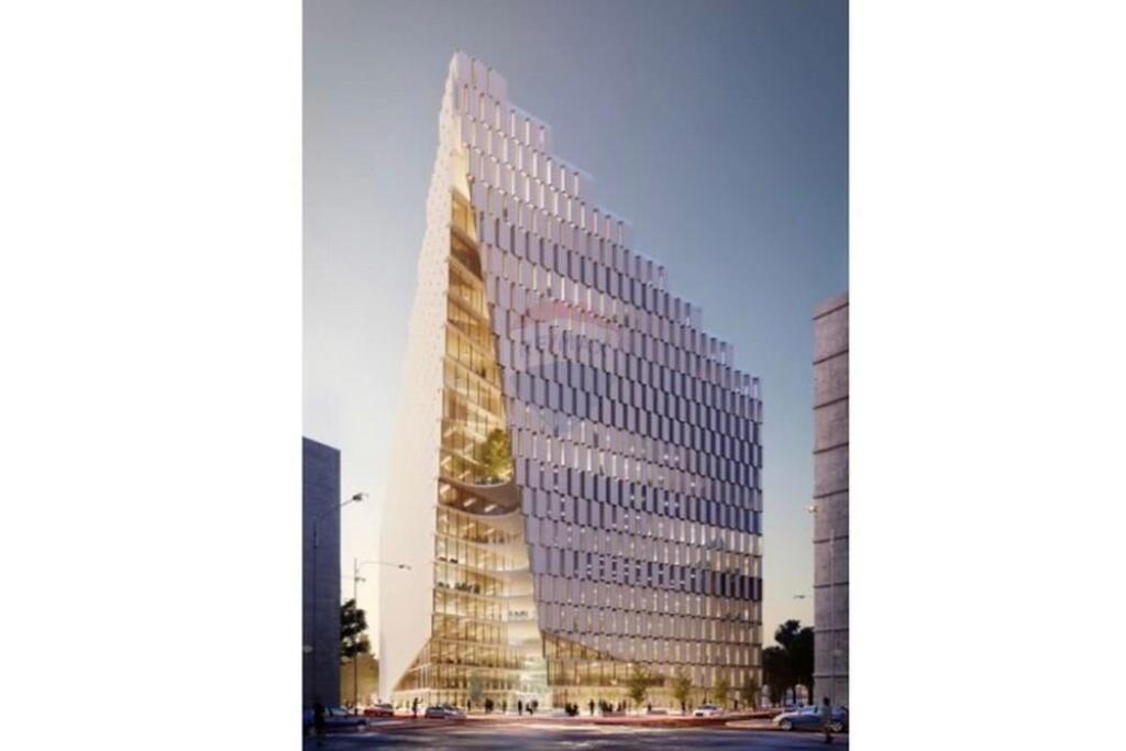 3+1 apartment for sale in one of the most prestigious buildings in Tirana, "Ekspozita Building."