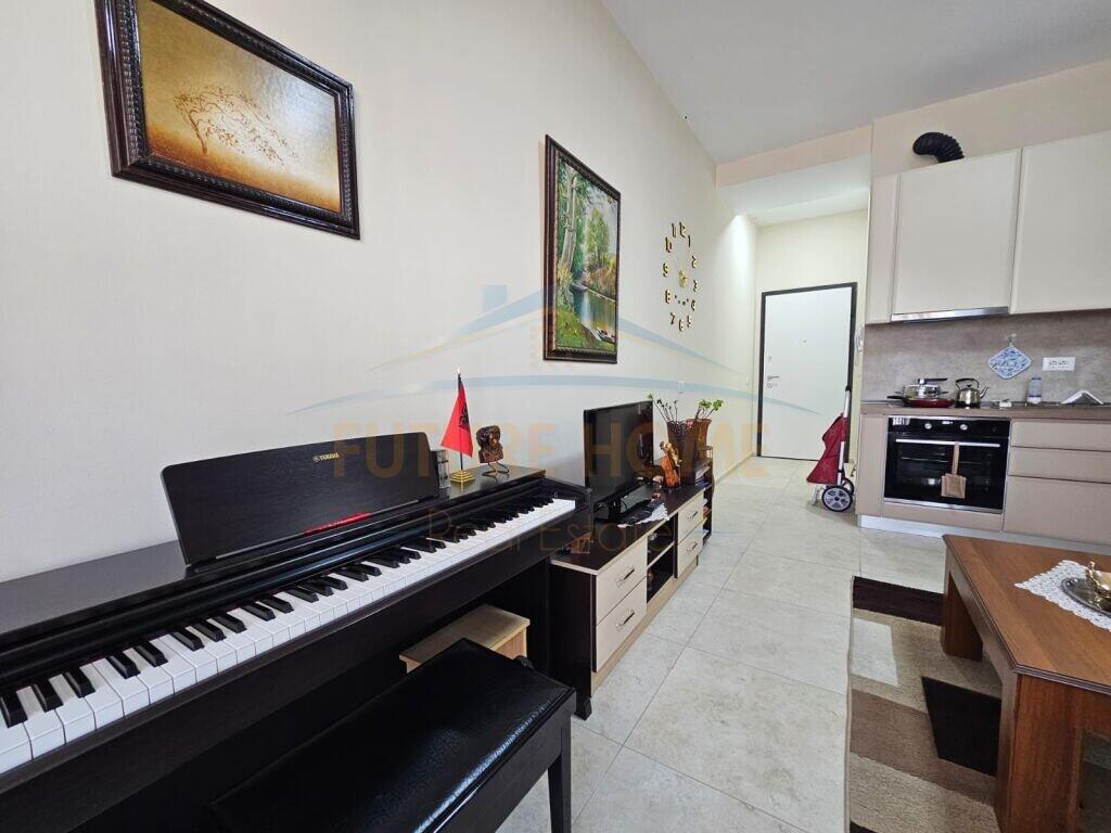 Shitet, Apartament 1+1 Myslym Shyri, Tiranë.