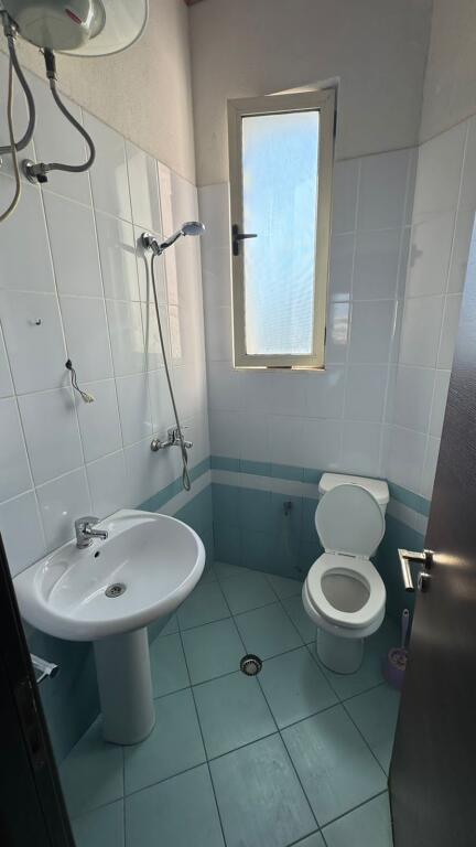 Affittasi appartamento 2+1 arredato, Tregu Elettrico, Via Sali Nivica, 45.000 Lekë.