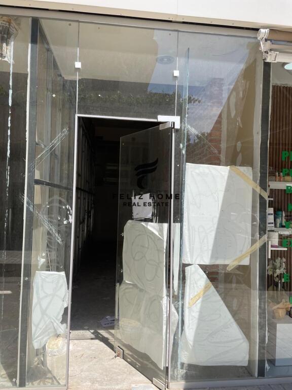 SHOP FOR RENT 24 M2 MYSLYM SHYRI 400 EURO