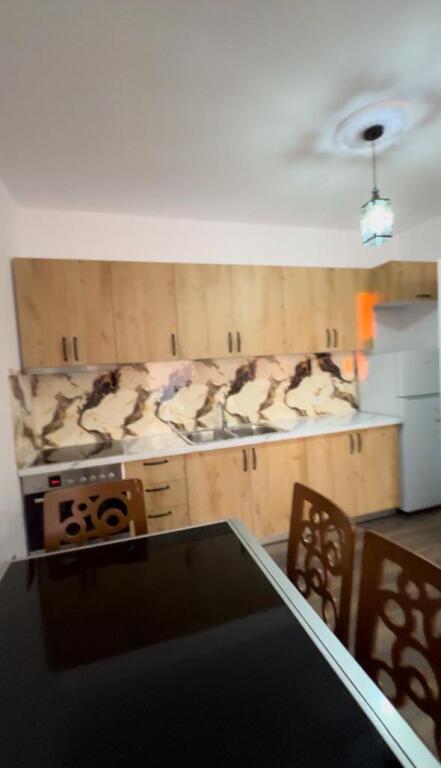 Apartment 2+1 for rent, Shkoze near the Tom Doshit Complex 450 euros.