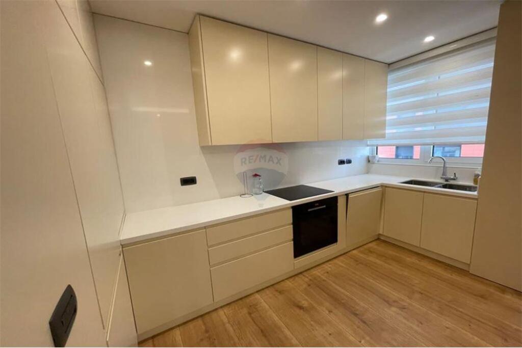 Apartament 2+1+2 per qira ne Qender