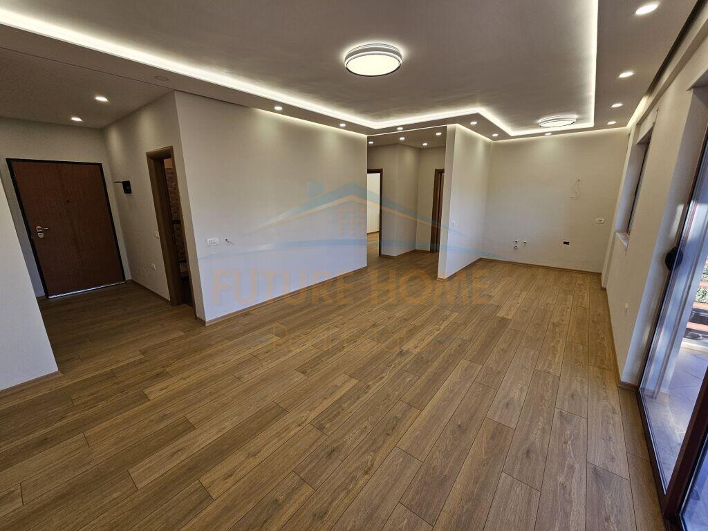 Shitet, Apartament 2+1+2, Shkolla Partizani.