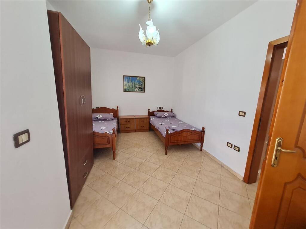 Jepet apartament 2+1 me qera ne Don Bosko perballe Shkolles Vace Zela 