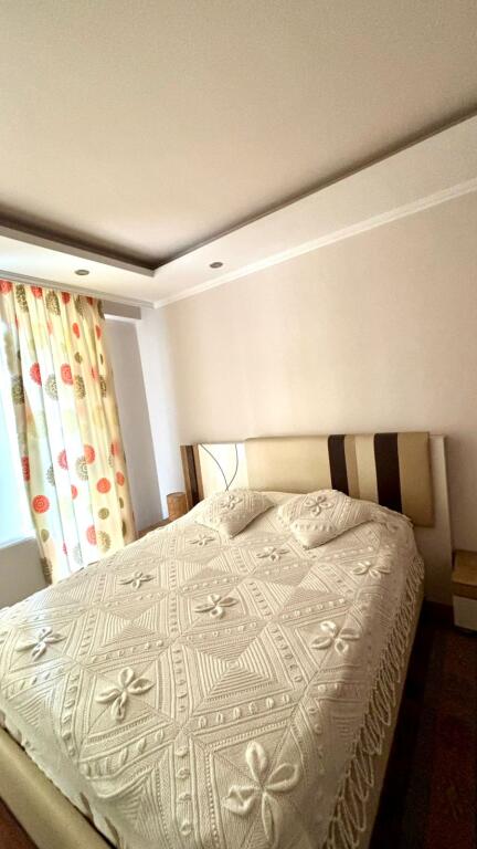 Jepet me Qira Apartament 2+1+2 – Pranë Stadiumit Air Albania