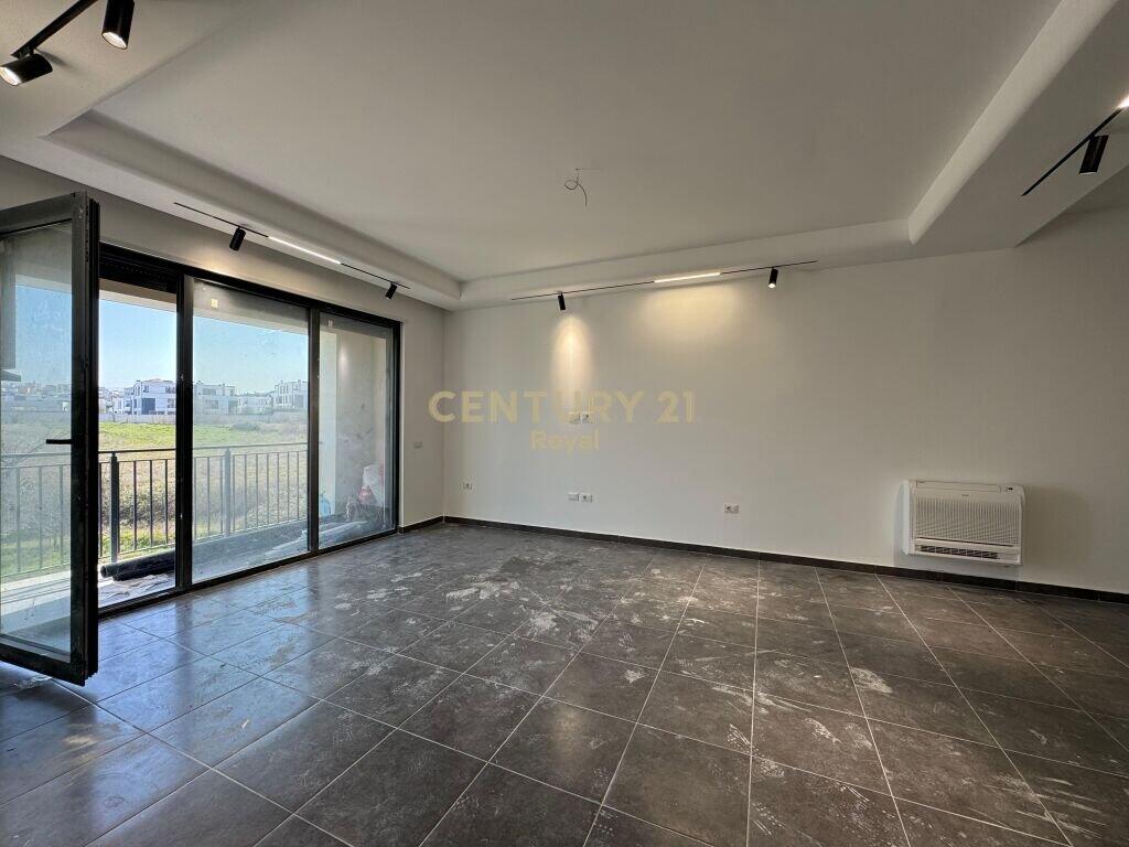 3+1+2 apartment for sale by the Dry Lake!