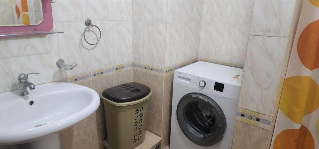 Jepet apartament 2+1 me qera ne Don Bosko perballe Shkolles Vace Zela 
