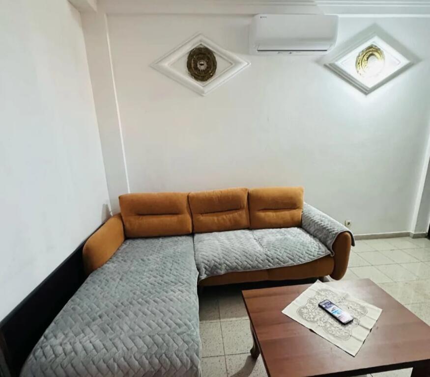 House 2+1 for rent, near Selvise Partizani Gymnasium, 380 euros.